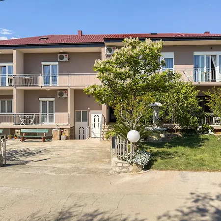 Tinka, No 5 Pensionat Starigrad Paklenica
