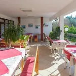 Tinka, No 5 3* Starigrad Paklenica