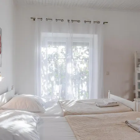 Apartment Tinka, No 5 *